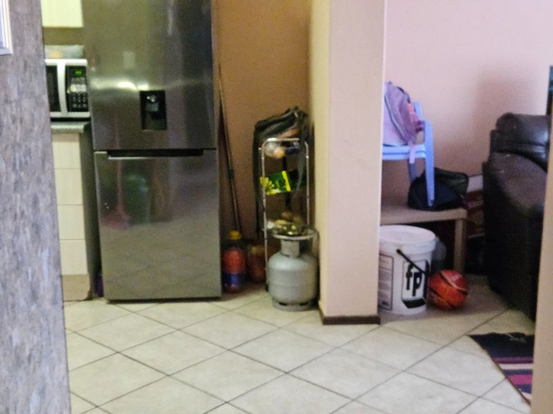 Charming 2-Bedroom First Floor Unit for Sale - Photo 10