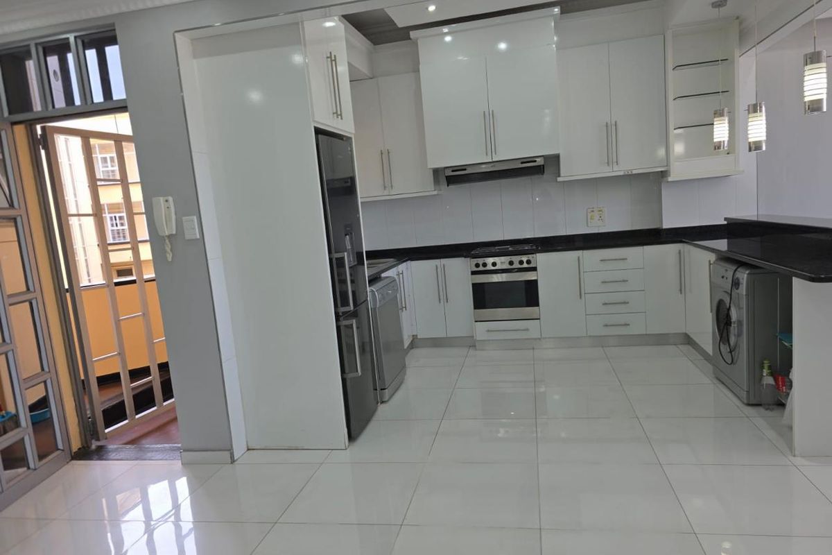 2.5 Bedrooms, 2 Bathrooms Apartment To Let In South Beach, Durban - Photo 3