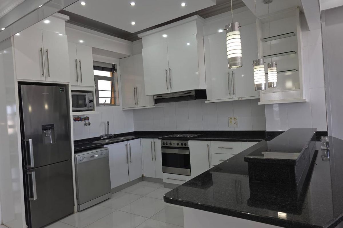 2.5 Bedrooms, 2 Bathrooms Apartment To Let In South Beach, Durban - Photo 2