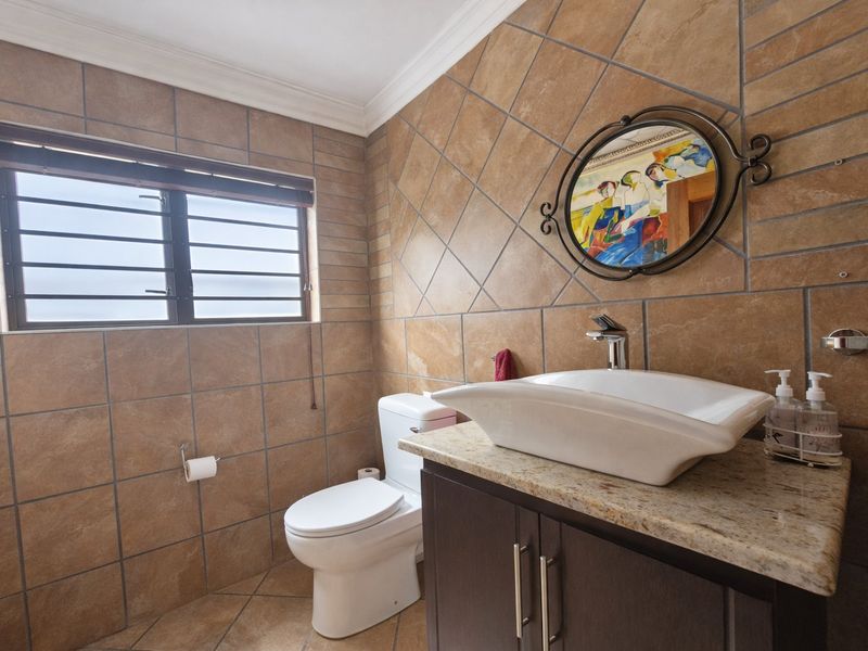 Elegant Home For Sale in Prestigious Ville de Fleur Estate - Photo 8