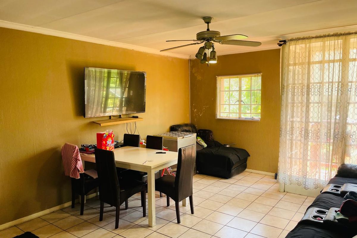 2 Bedroom 1 Bathroom first floor apartment for sale. - Photo 5