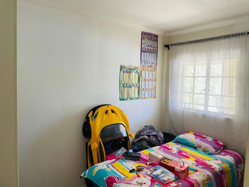 2 Bedroom 1 Bathroom first floor apartment for sale. - Photo 7