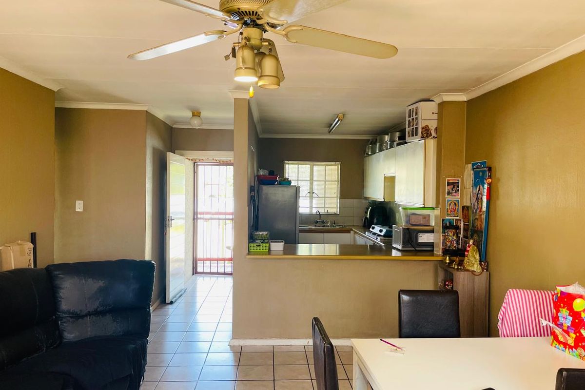 2 Bedroom 1 Bathroom first floor apartment for sale. - Photo 3