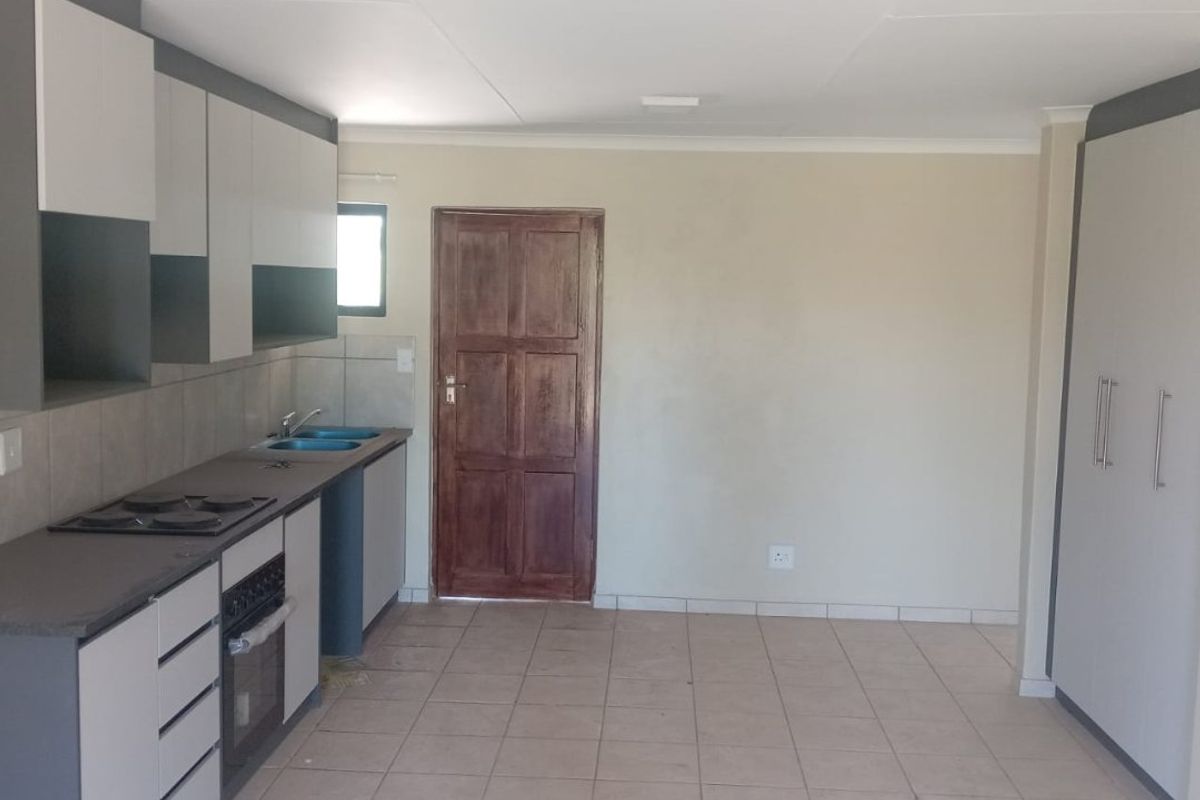 3 Bedroom 2 Bathroom First Floor Apartment for Sale. - Photo 4