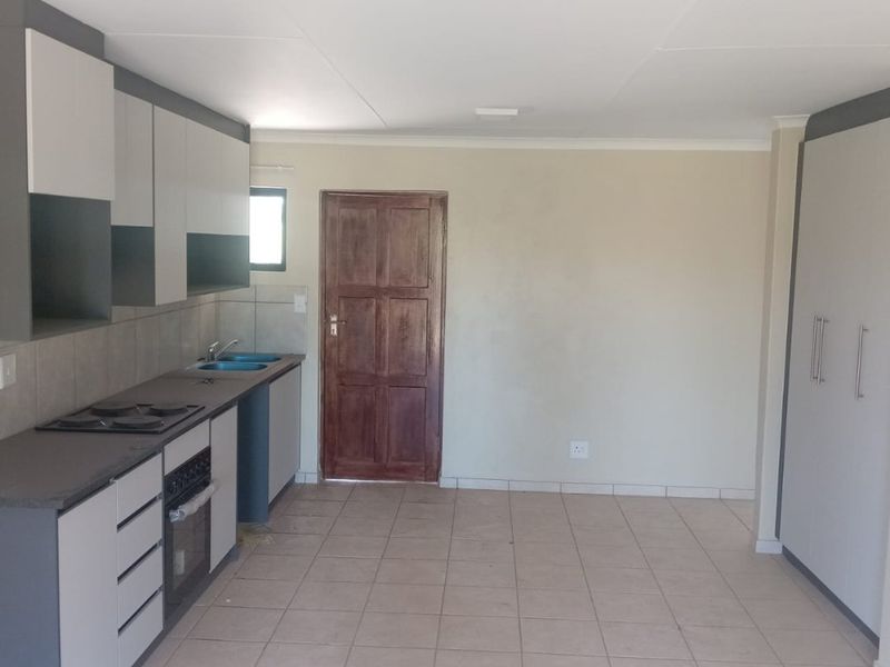 3 Bedroom 2 Bathroom First Floor Apartment for Sale. - Photo 4