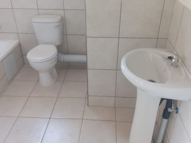 3 Bedroom 2 Bathroom First Floor Apartment for Sale. - Photo 10