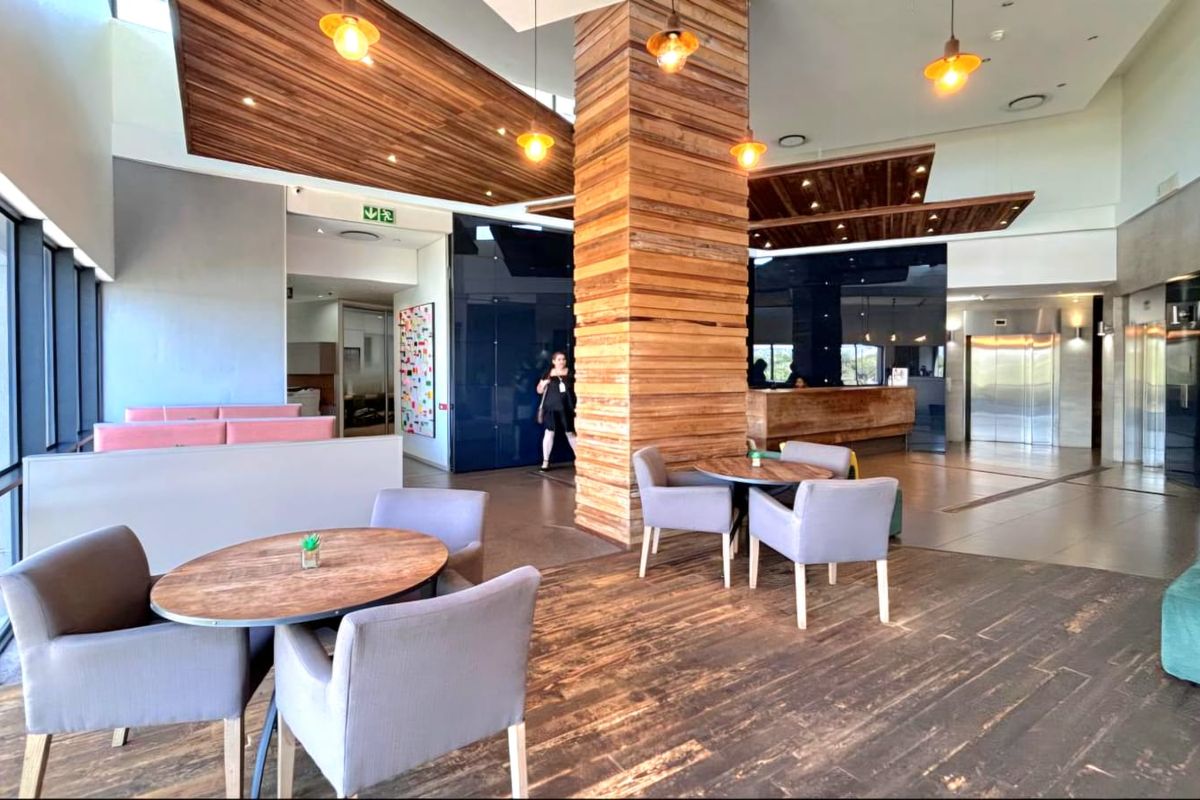 LYNNWOOD BRIDGE - Flexible rental options - Premium Office & Coworking Space!  - Photo 2