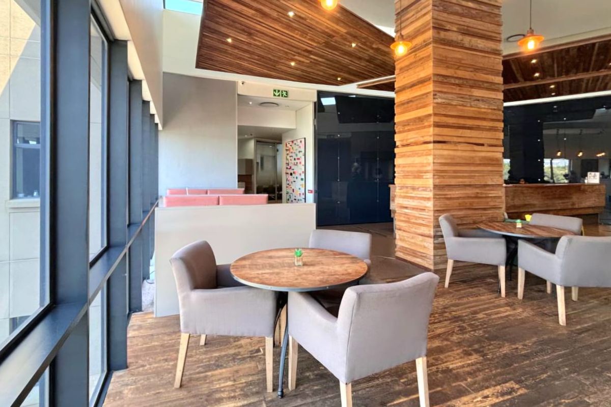 LYNNWOOD BRIDGE - Flexible rental options - Premium Office & Coworking Space!  - Photo 3