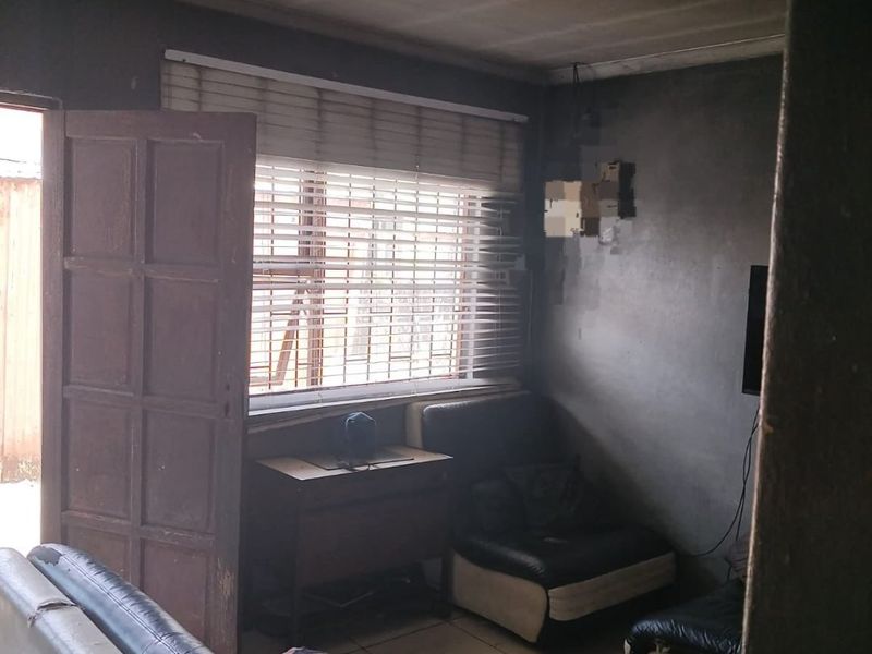 2-Bedroom Home for Sale in Site C, Khayelitsha - Photo 8