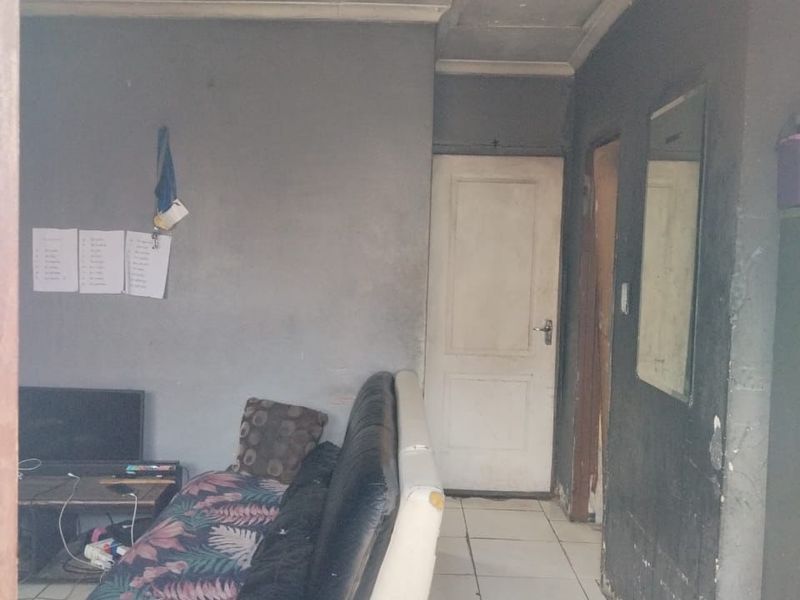 2-Bedroom Home for Sale in Site C, Khayelitsha - Photo 6