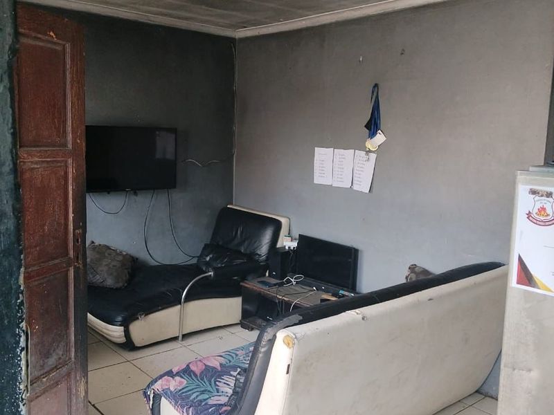 2-Bedroom Home for Sale in Site C, Khayelitsha - Photo 4