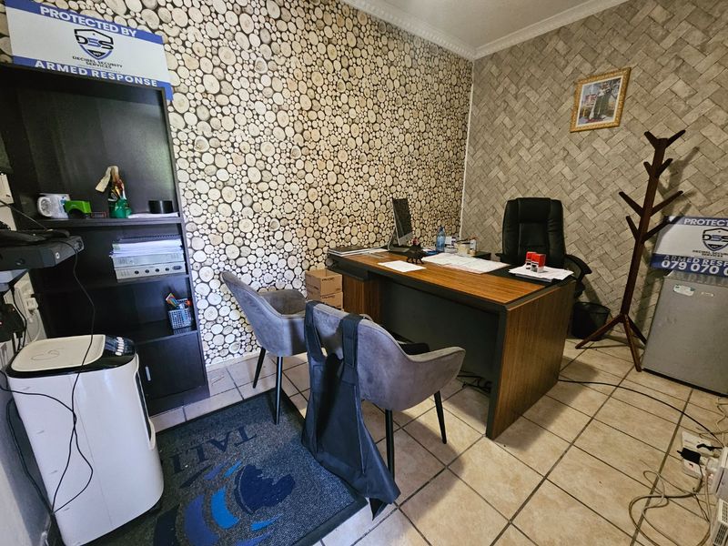 Stunning, Professional Offices For Sale - Photo 9