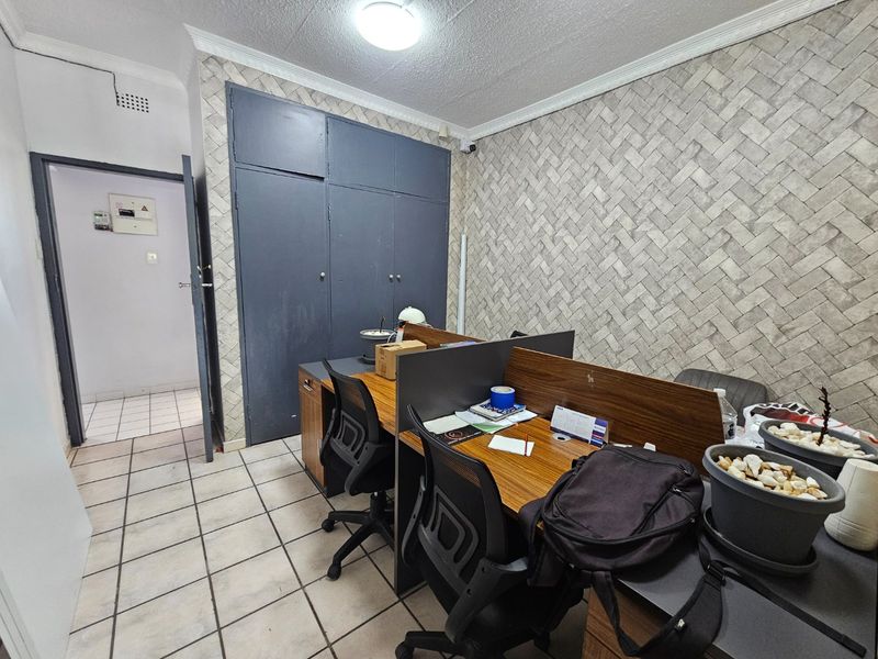 Stunning, Professional Offices For Sale - Photo 7