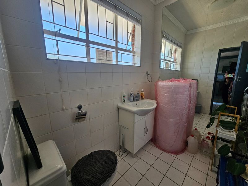 Stunning, Professional Offices For Sale - Photo 6