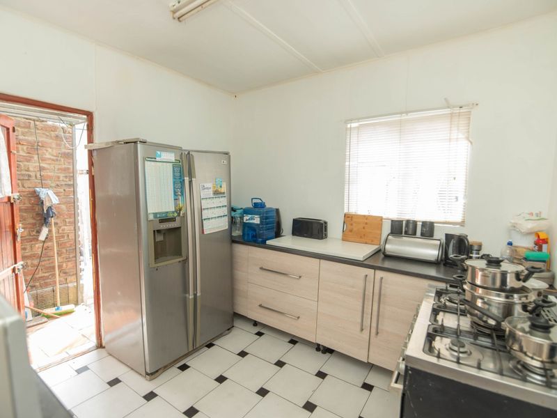 Two bedroom home with one bedroom Flatlet - Photo 10