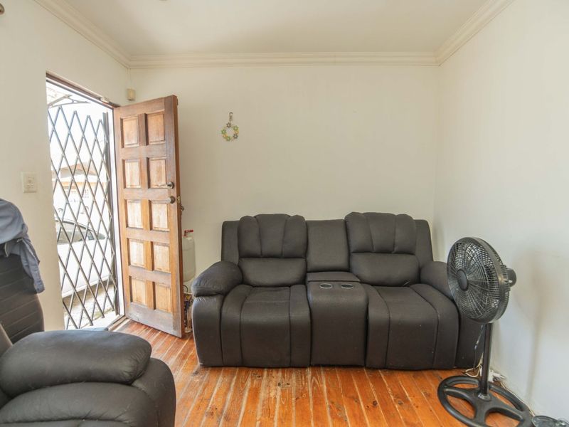 Two bedroom home with one bedroom Flatlet - Photo 9