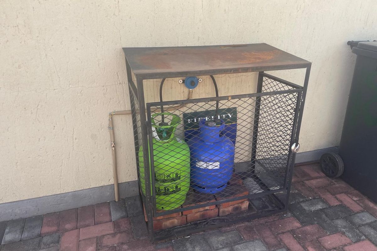 3 Bedroom House For Sale in Klerksoord - Photo 4