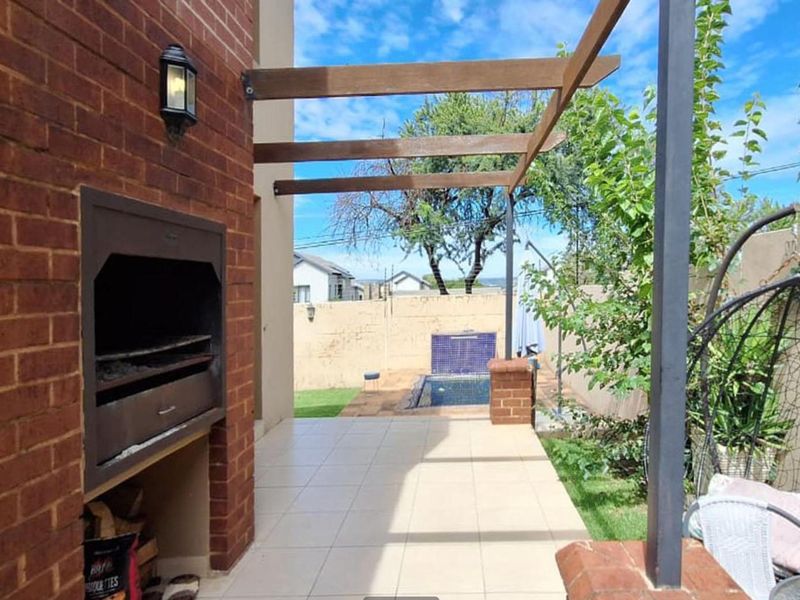 3 Bedroom House for Sale in Fourways – Sandton - Photo 5