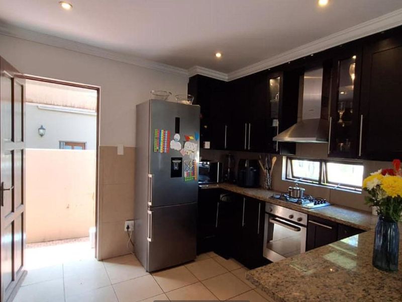 3 Bedroom House for Sale in Fourways – Sandton - Photo 6