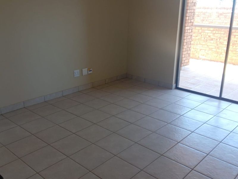 2 Bedroom 1 Bathroom Ground apartment for Sale. - Photo 4