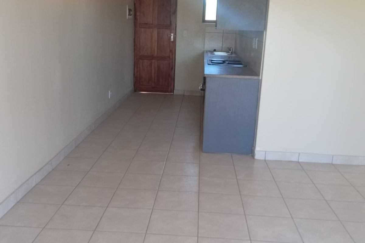 2 Bedroom 1 Bathroom Ground apartment for Sale. - Photo 3