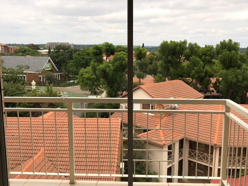 1 Bedroom Loft for Sale in Hillcrest - Photo 9