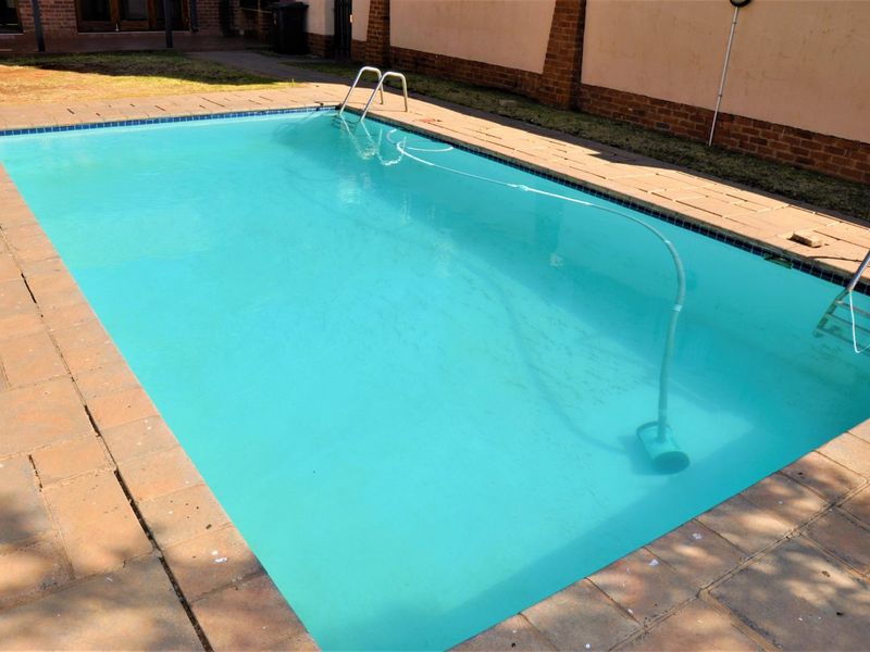 Elevate Your Lifestyle at Hilltop Lofts with a Fully Furnished 1-Bedroom Loft for Rent in Midrand  - Photo 5