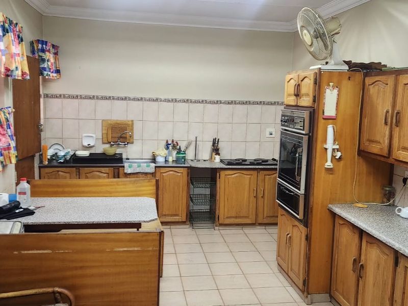 3 Bedroom Family Home For sale  - Photo 8