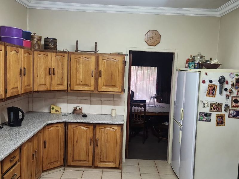 3 Bedroom Family Home For sale  - Photo 4