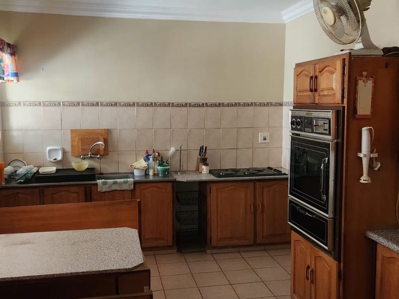 3 Bedroom Family Home For sale  - Photo 5