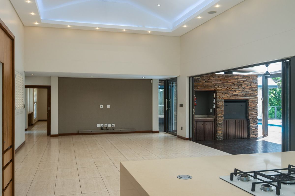 Modern Elegance in a Tranquil Setting - Photo 3