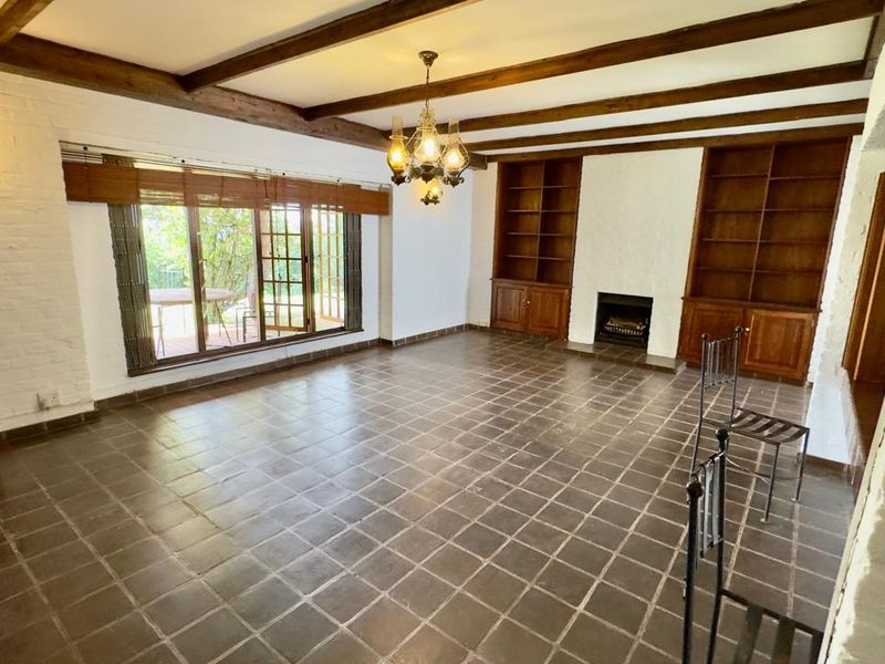 4 Bedroom 2.5 Bathroom house in Waterkloof Heights - Photo 9