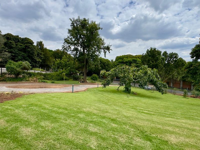 4 Bedroom 2.5 Bathroom house in Waterkloof Heights - Photo 3