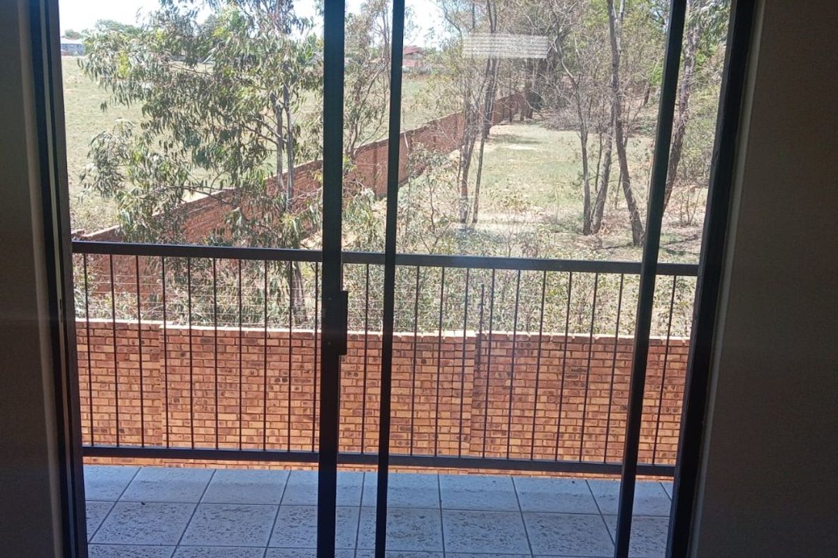 2 Bedroom 1 Bathroom first floor apartment for sale. - Photo 4