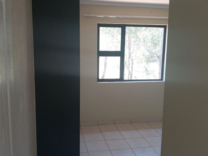 2 Bedroom 1 Bathroom first floor apartment for sale. - Photo 8