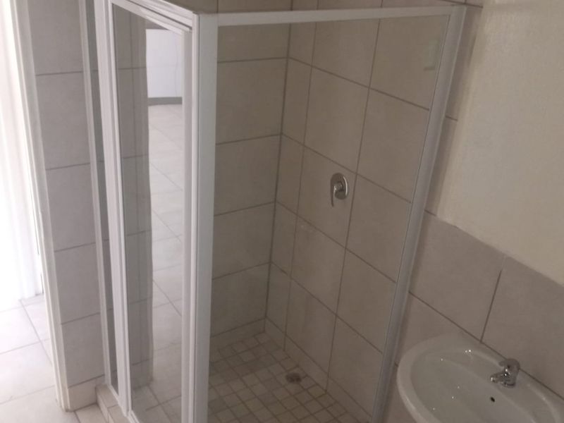 2 Bedroom 1 Bathroom first floor apartment for sale. - Photo 7