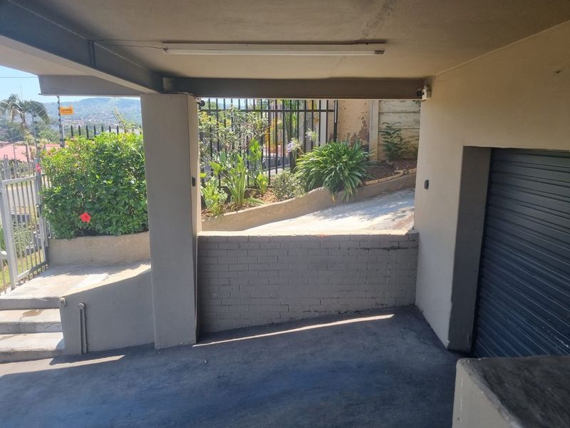 Lifestyle , Privacy, & Spectacular  views...For the Discerning Buyer - Photo 6