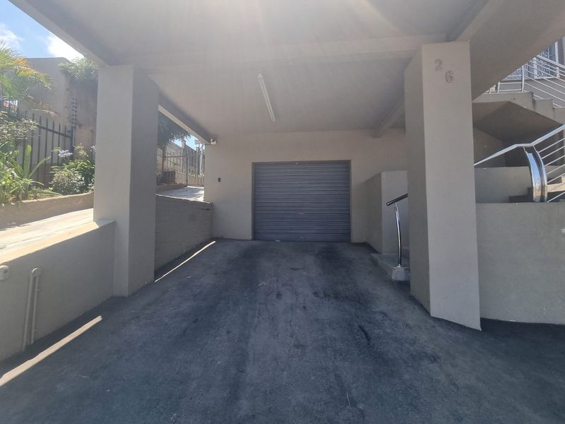 Lifestyle , Privacy, & Spectacular  views...For the Discerning Buyer - Photo 5