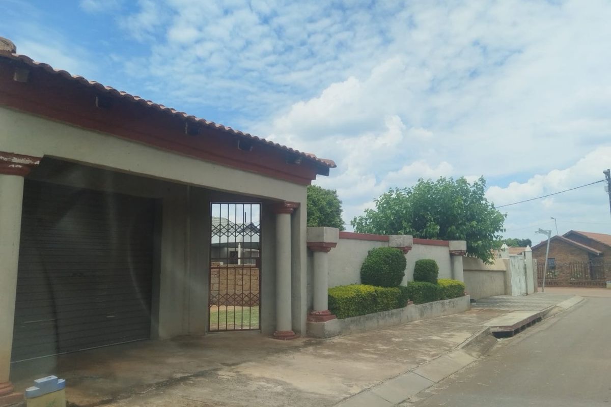 READY TO MOVE FOR BEGINNERS OR FRESH START ON LIFE - Photo 2