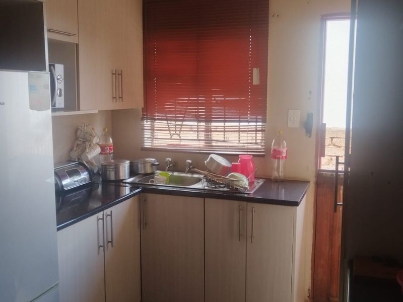 READY TO MOVE FOR BEGINNERS OR FRESH START ON LIFE - Photo 10