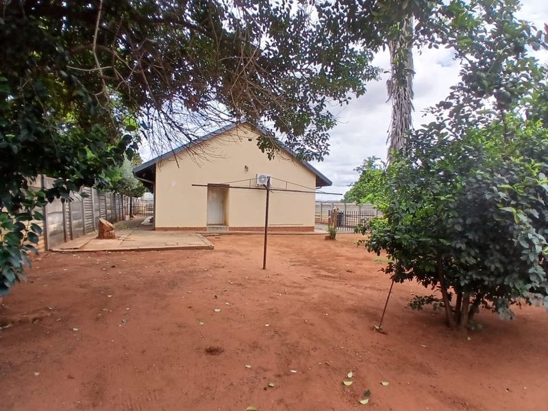 3 House Bedroom  - Photo 5