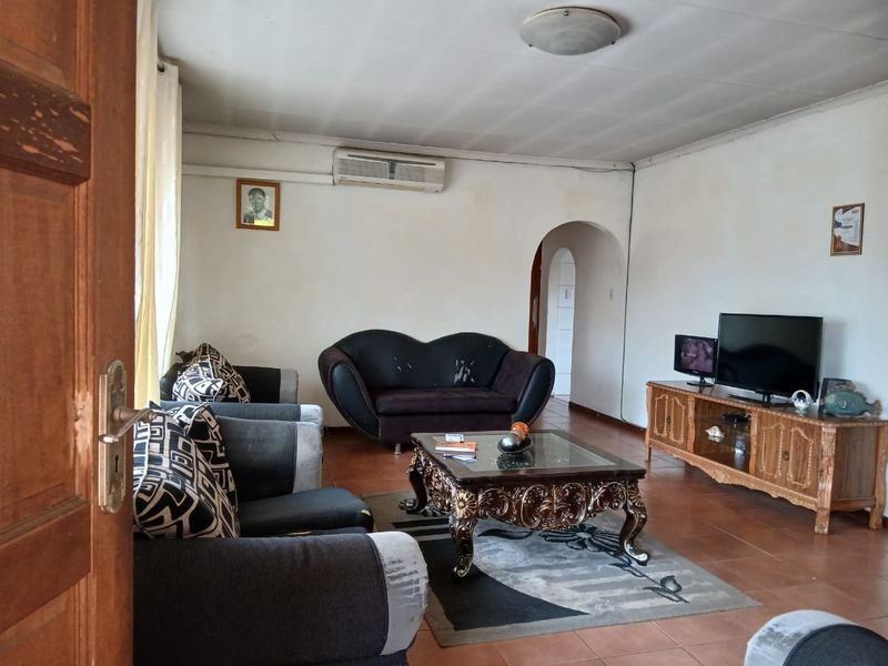 3 House Bedroom  - Photo 10