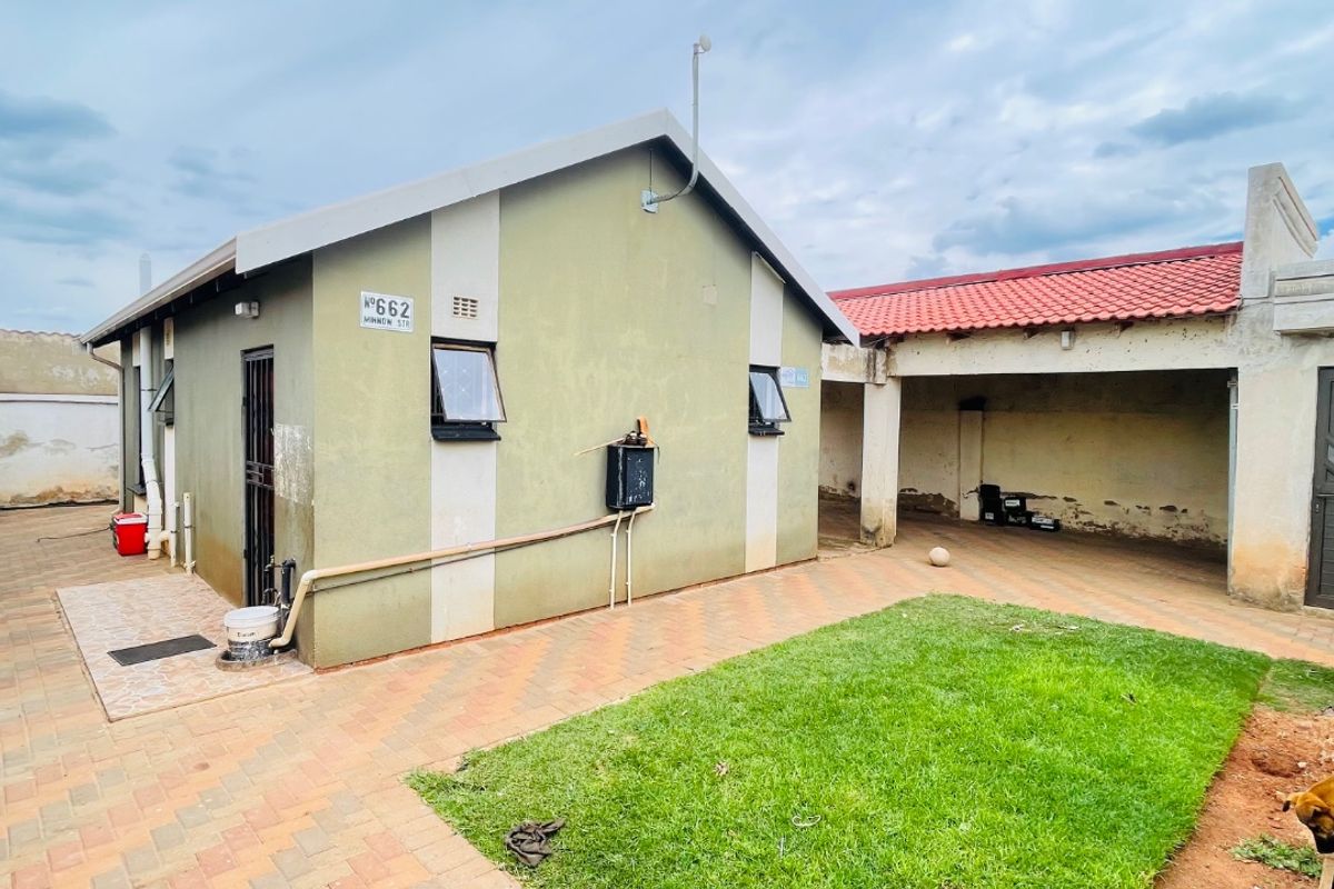 THIS CHARMING 2BEDROOM HOUSE FOR SALE IN SKY CITY - Photo 2
