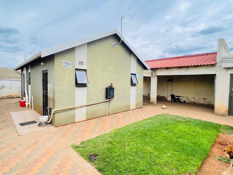 THIS CHARMING 2BEDROOM HOUSE FOR SALE IN SKY CITY - Photo 2