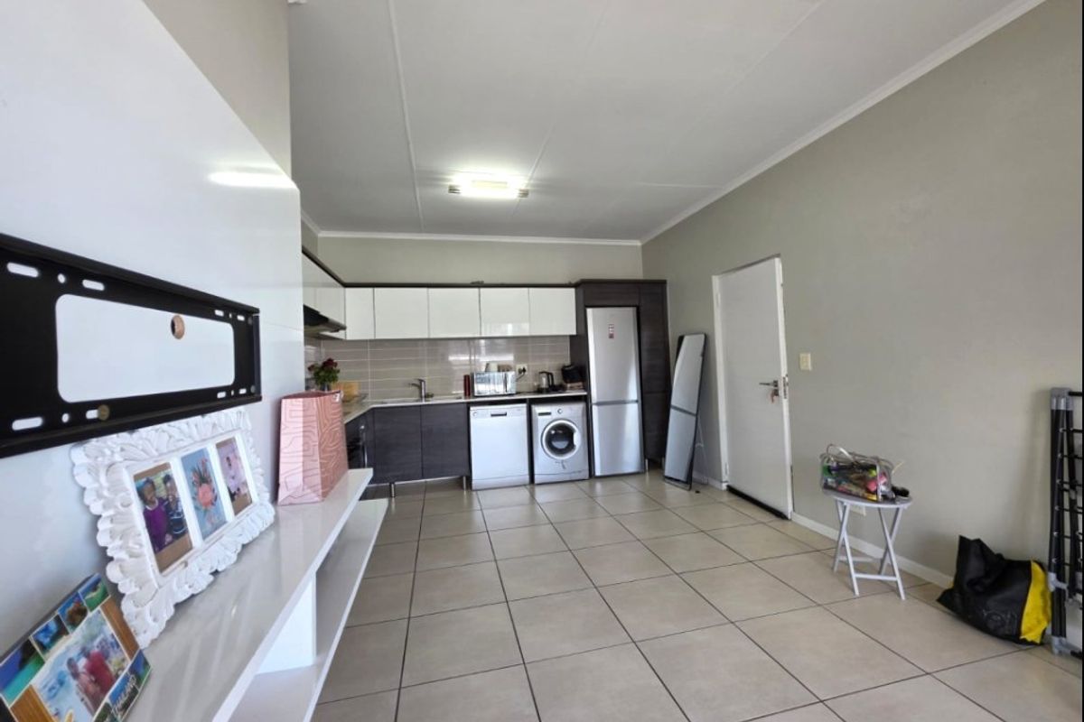 Modern 1-Bedroom Flat with Great Amenities! - Photo 5