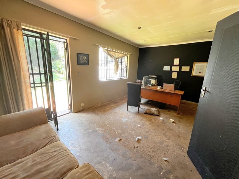 Spacious 5-Bedroom Family Haven on a 2000m2 Stand – The Perfect Place to Call Home!  - Photo 6