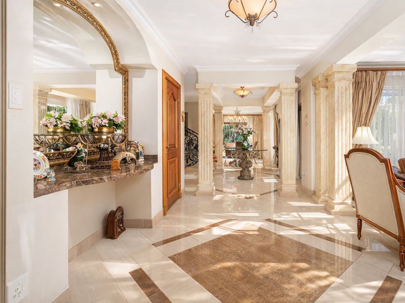 Italian-Inspired Elegance in Caribbean Beach Estate - Photo 3