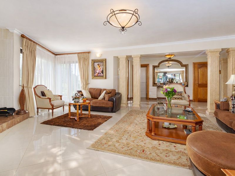 Italian-Inspired Elegance in Caribbean Beach Estate - Photo 8