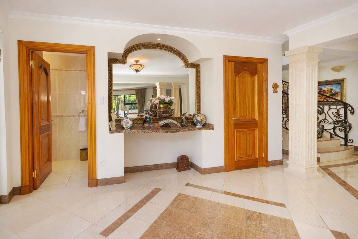 Italian-Inspired Elegance in Caribbean Beach Estate - Photo 4