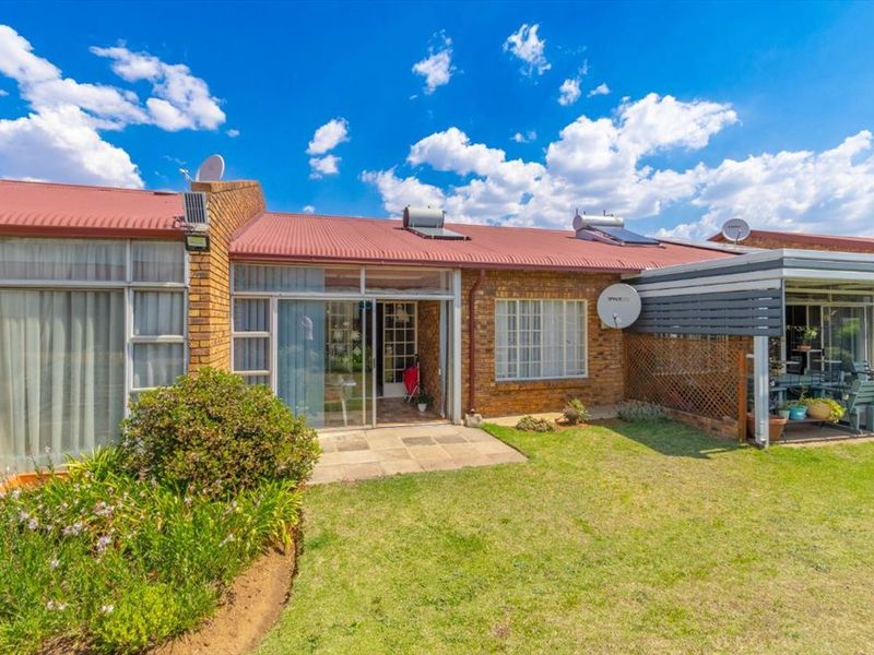 Modern Two-Bedroom Home with En-Suite and Garage - Photo 3
